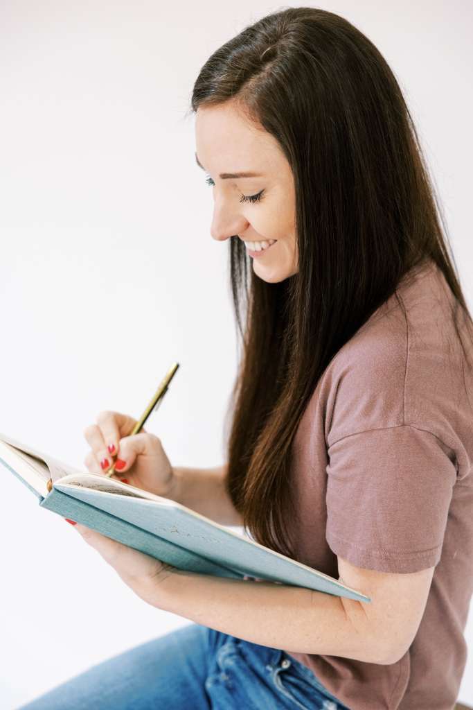 Answering some of the FAQs photographers have about copywriting
